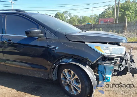 2018 Ford Escape Se из США, поврежденный, VIN 1FMCU9GD7JUC05304